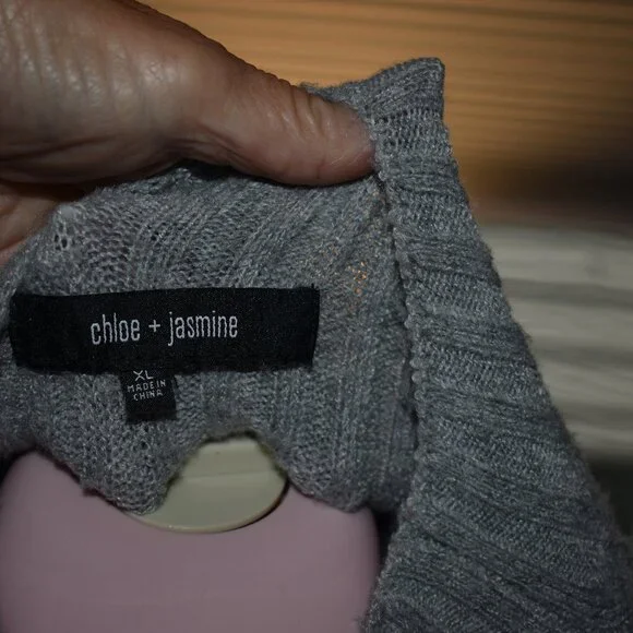 sweater - Picture 4 of 4